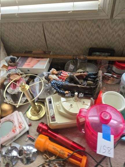 Assorted stuff and things - Auction Ohio