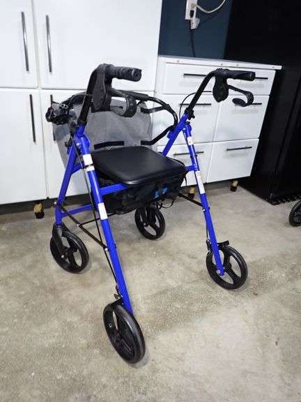 Guardian Rollator By Medline folds for easy transport