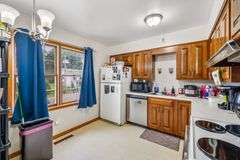 Multiple Property Real Estate Auction - 4 Unit Apartment, 6 Unit Apartment, 3 Vacant Lots