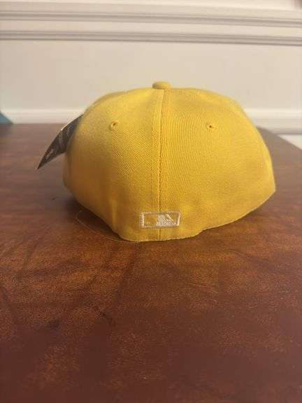 Cleveland Indians SnapBack Hat Size 7 3/8 Yellow