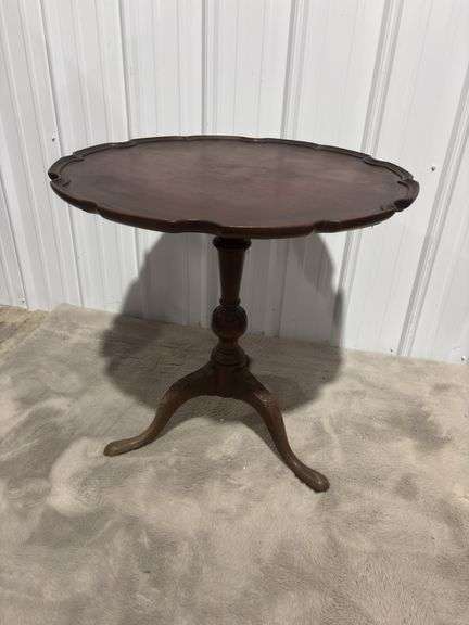 Vintage Queen Anne Style Mahogany Pie Crust Table