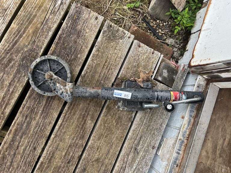 Universal Marine Jack