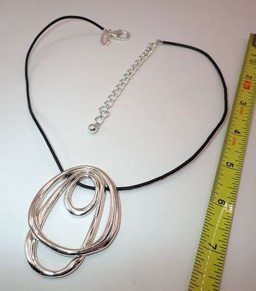 16" Chicos Minimalist Rings Pendant Leather Necklace