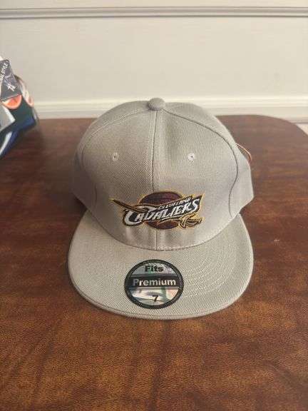 Cleveland Cavaliers SnapBack Size 7 Grey