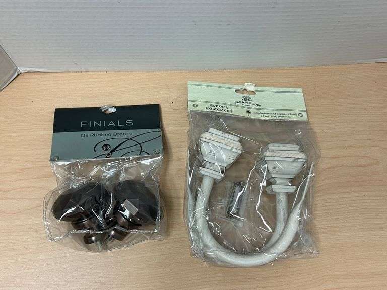 Curtain Hardware – Finials & Holdbacks (2 Sets)
