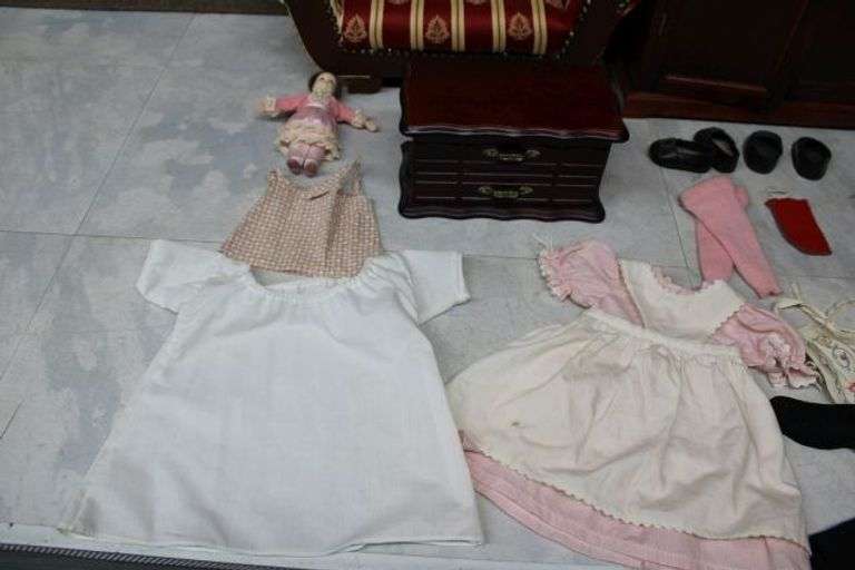 Doll Furniture, Clothing, and Accessories