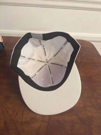 Cleveland Guardians SnapBack Size 8 White