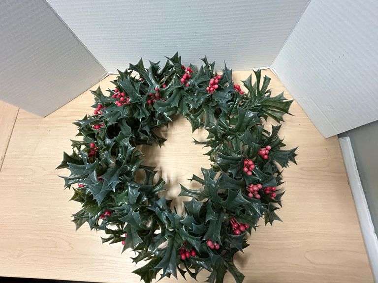 19" Artificial Holly Berry Wreath