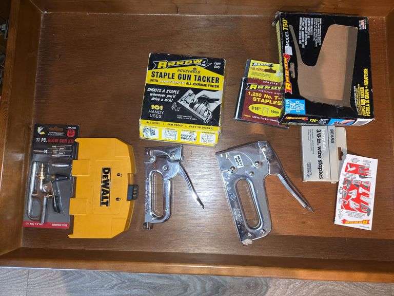 Staple guns, staples
