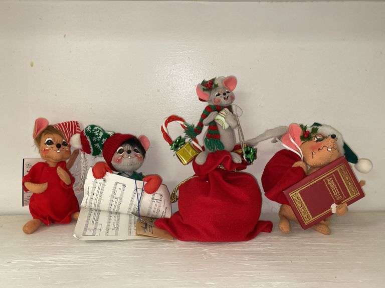 AnnaLee Collectible Dolls