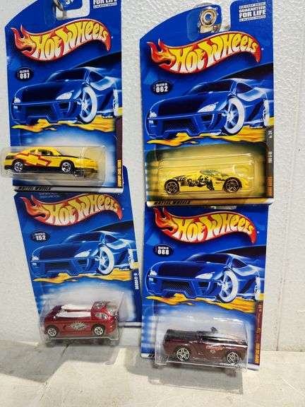 2001 Hot Wheels #62, 87, 88, 152