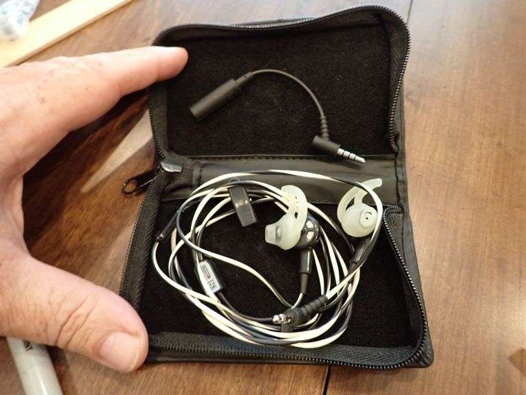 Bose Wired Earbud Headphones 6YBVL with Bose Case and Extra Silicone Ear Pieces
