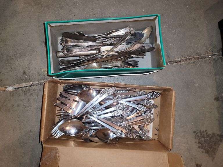 2 sets of silverware
