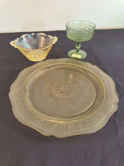 Colored Glass Lot (3 pieces)