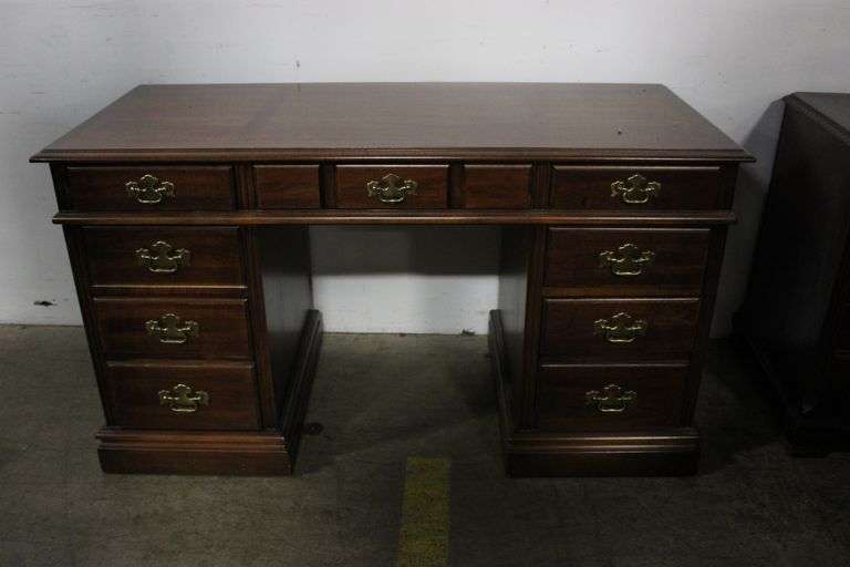 Classic Desk