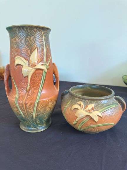 Roseville Vase Zephyr Lily Pattern - 2 pieces (chip in one lip) matches lot 38