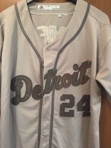 Detroit Majestic MLB #24 Cabrera Jersey Size XL
