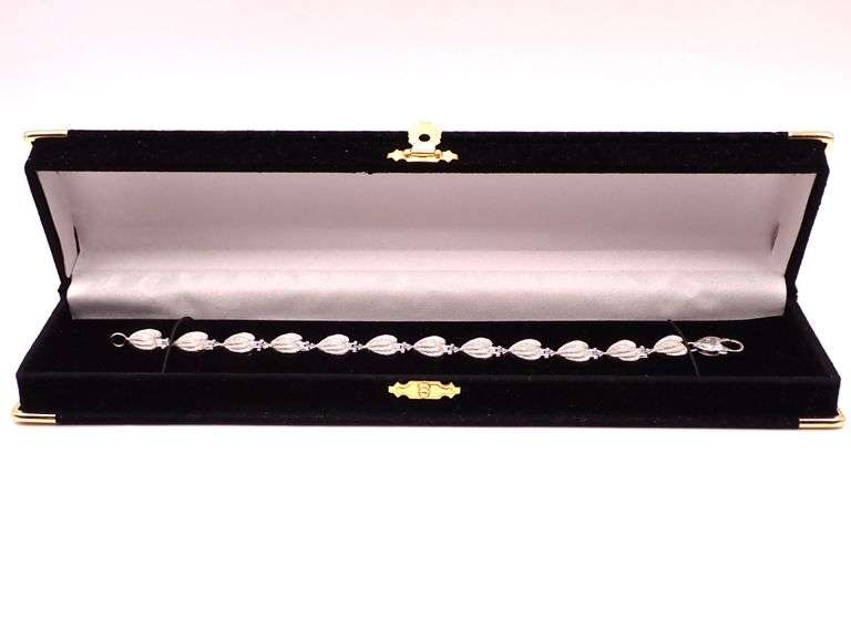SOLID 14K WHITE GOLD HEART BRACELET 10.63g
