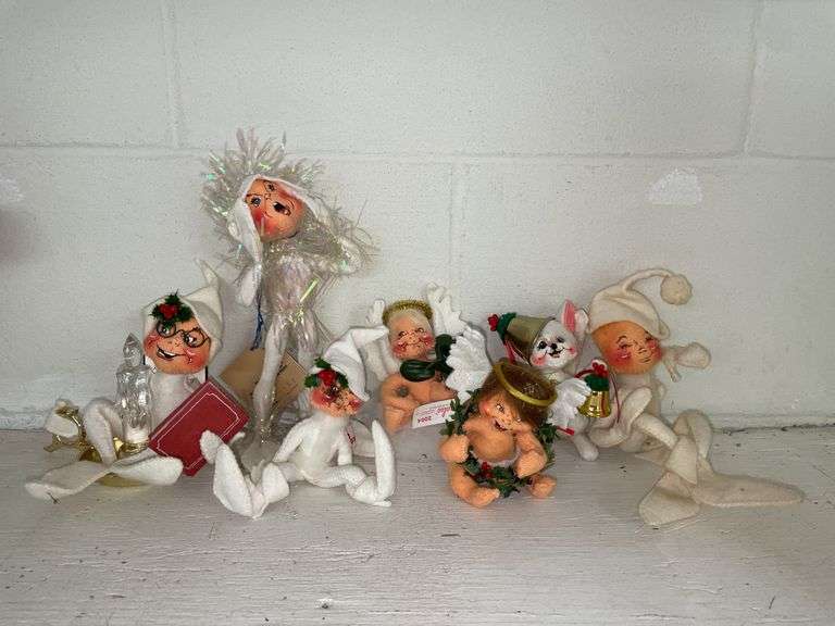 AnnaLee Collectible Dolls
