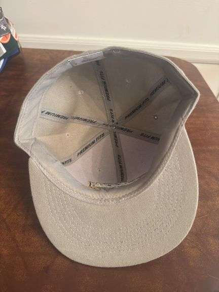 Cleveland Cavaliers SnapBack Size 7 Grey