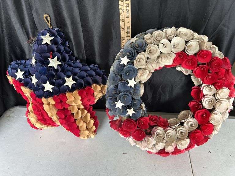 Patriotic Wall Decor, One Has Some Damage