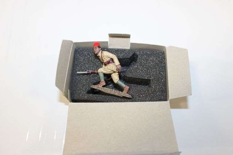 Crouching Italian Forces Soldier