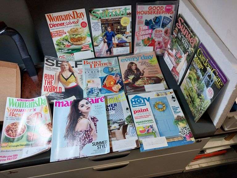 12 Magazines see Description/Photos for Names.