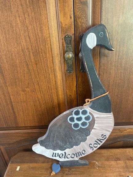 “Welcome Folks” Wooden Goose Sign