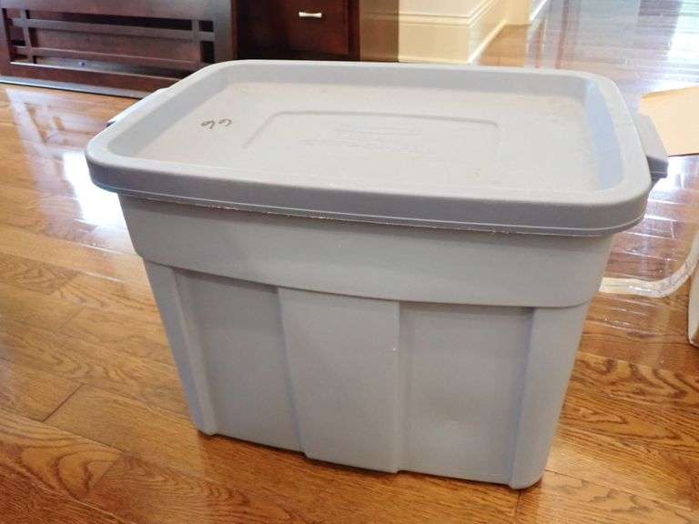 Tote filled with cords and electronics - SEE ALL PHOTOS