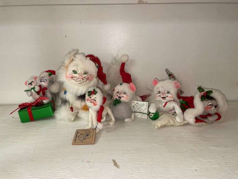 AnnaLee Collectible Dolls
