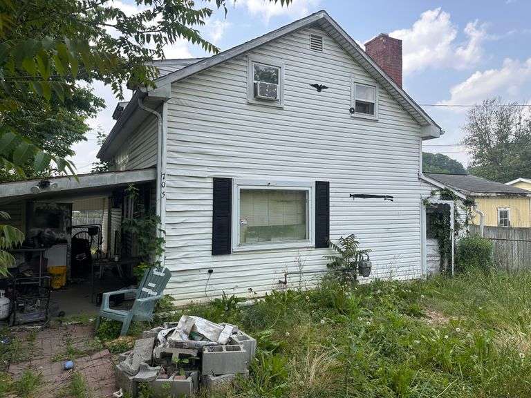 705 Madison Ave Lancaster, OH 43130 - Auction is Cancelled