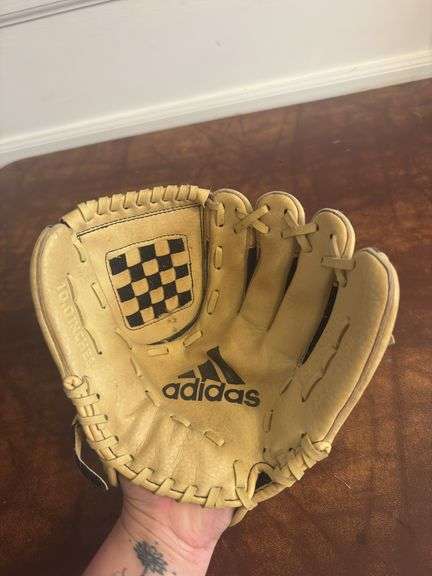 Adidas Glove 10”