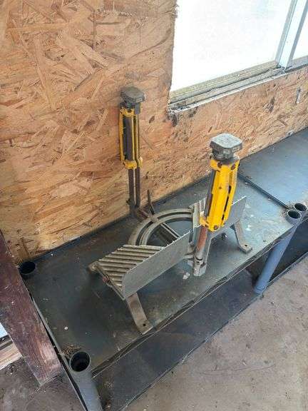 Metal Pipe Bender with Two Hydraulic Jacks