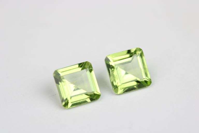 Péridot Calibré 1ct 6x6x3 - Pierre Naturelle Pakistan - Vente à L'unité (17 Dispo)