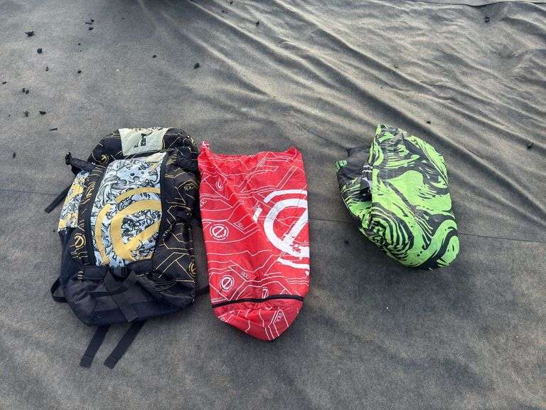 Epic Renegade 11 Kiteboarding Kite & Bags