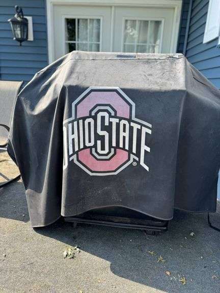Weber Propane Gas Grill with Ohio State Cover