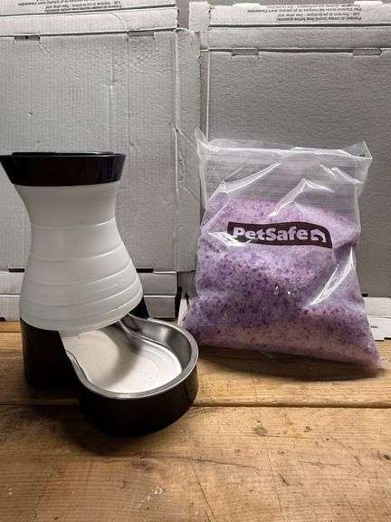Cat Self Feeder & Litter