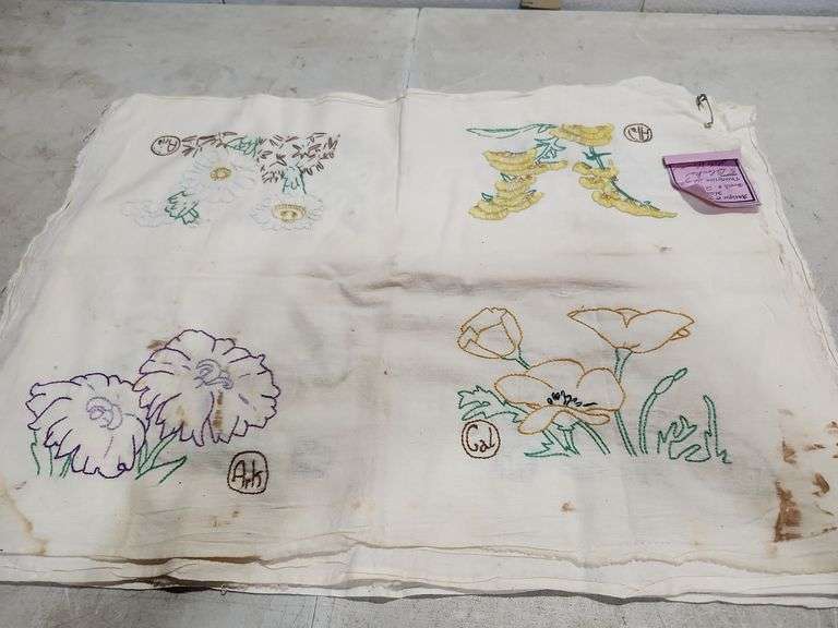 Vintage 5 Blocks Of Embroidered Quilt Pieces State Flowers 18''X14.5''