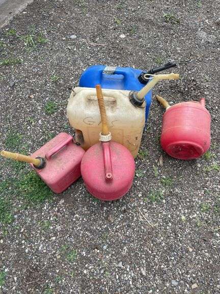 5 Gas Cans