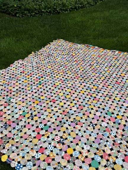 Vintage Handmade Yo-Yo Quilt