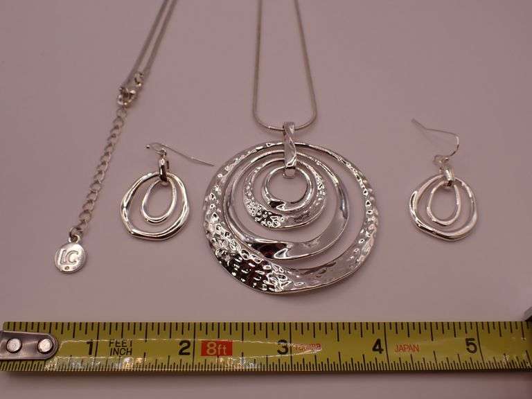 Liz Claiborne Silver 30" Necklace w/Hammered Pendant & Silver Hooped Earrings.