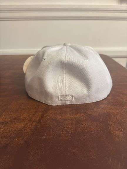 Cleveland Guardians SnapBack Size 8 White