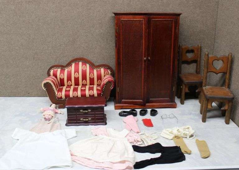 Doll Furniture, Clothing, and Accessories