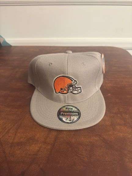 Browns SnapBack Size 7 3/4