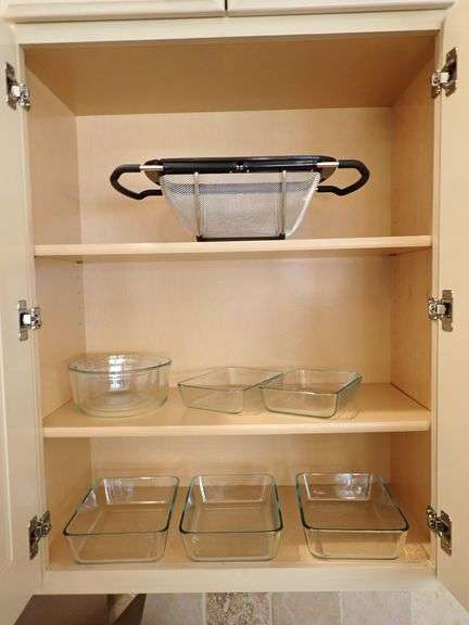 Pyrex Glass Dishes & KitchenAid Metal Strainer