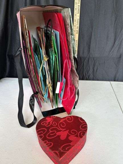 25 Assorted Gift Bags