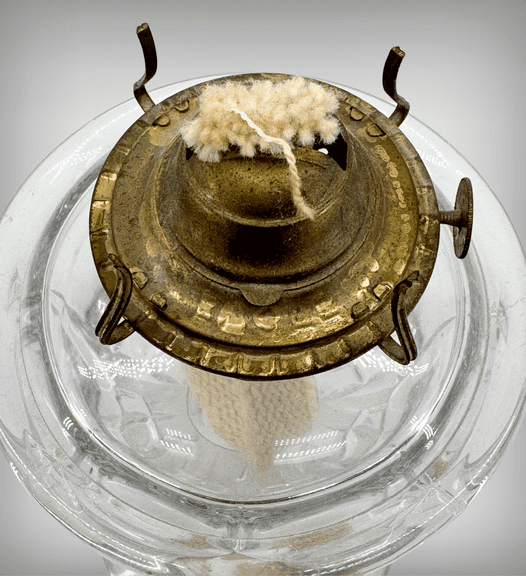 Antique P & A Mfg. Co. Waterbury Conn 8 Panel Oil Kerosene Lamp with Eagle Burner