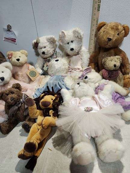 Assorted Boyds Bears & More