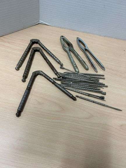 Nut Crackers & Picks
