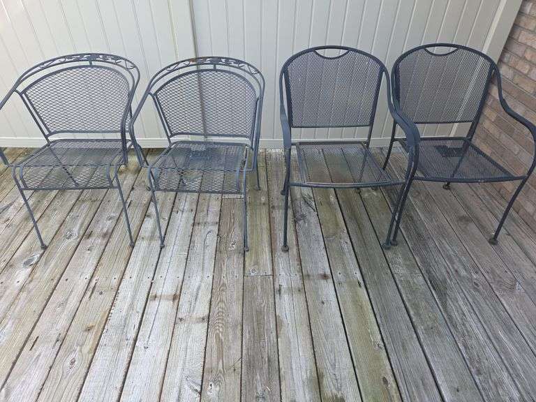 4 Metal black chairs